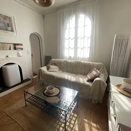 Bagatelle House Tatil Evi *